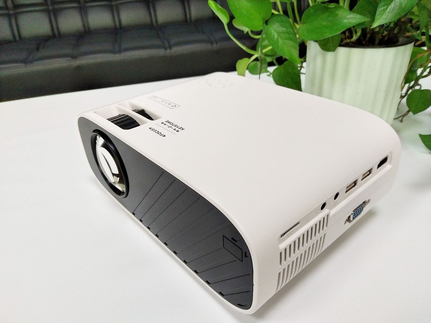 Office teaching portable projector