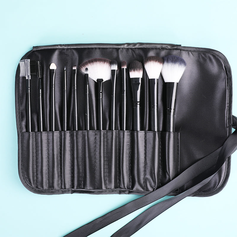 Beginner makeup brush set