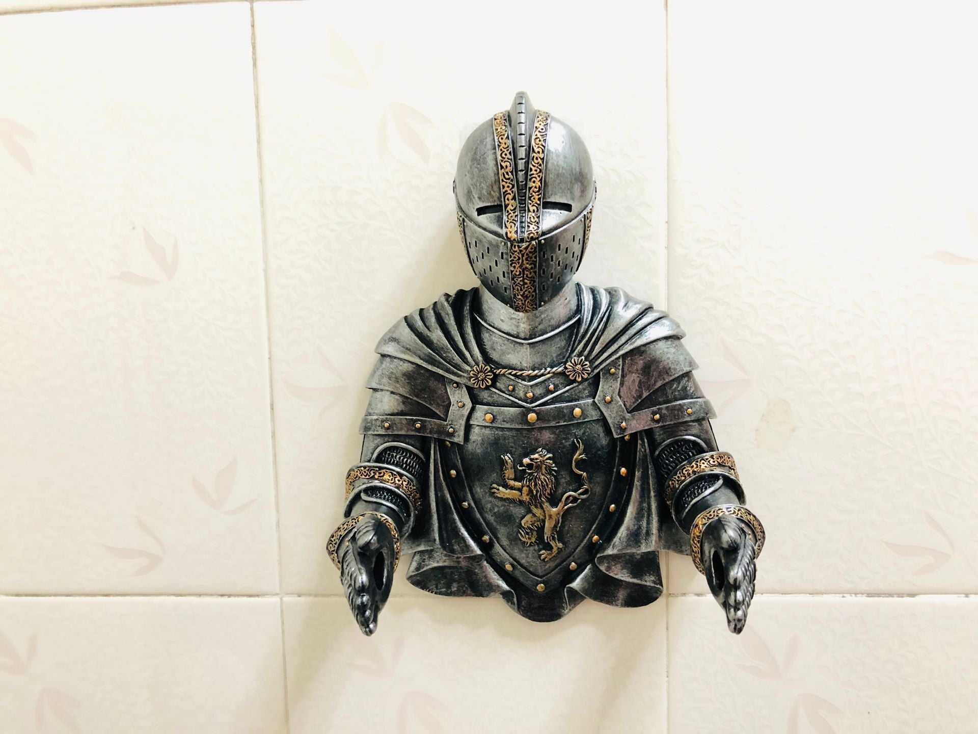 25x20cm Knight Roman Soldier Tissue Holder Style Sucker Wall Hanging Creative Kitchen Roll Paper Tissue Box