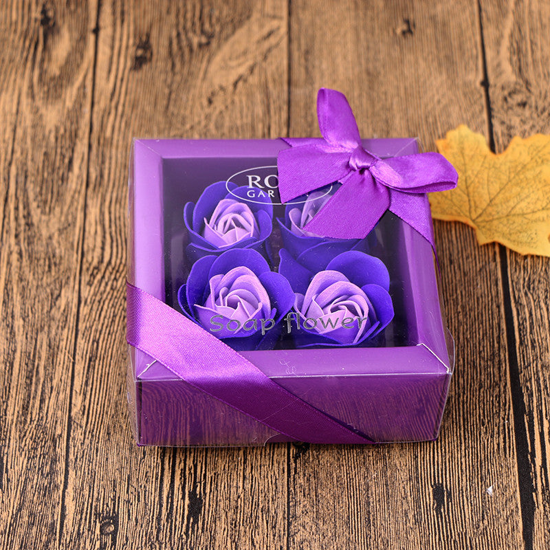 Caja de regalo con flores de jabón