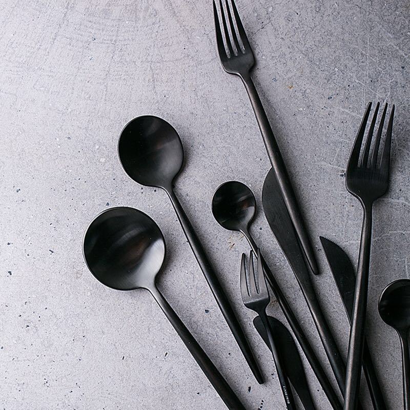 Black Tableware Set