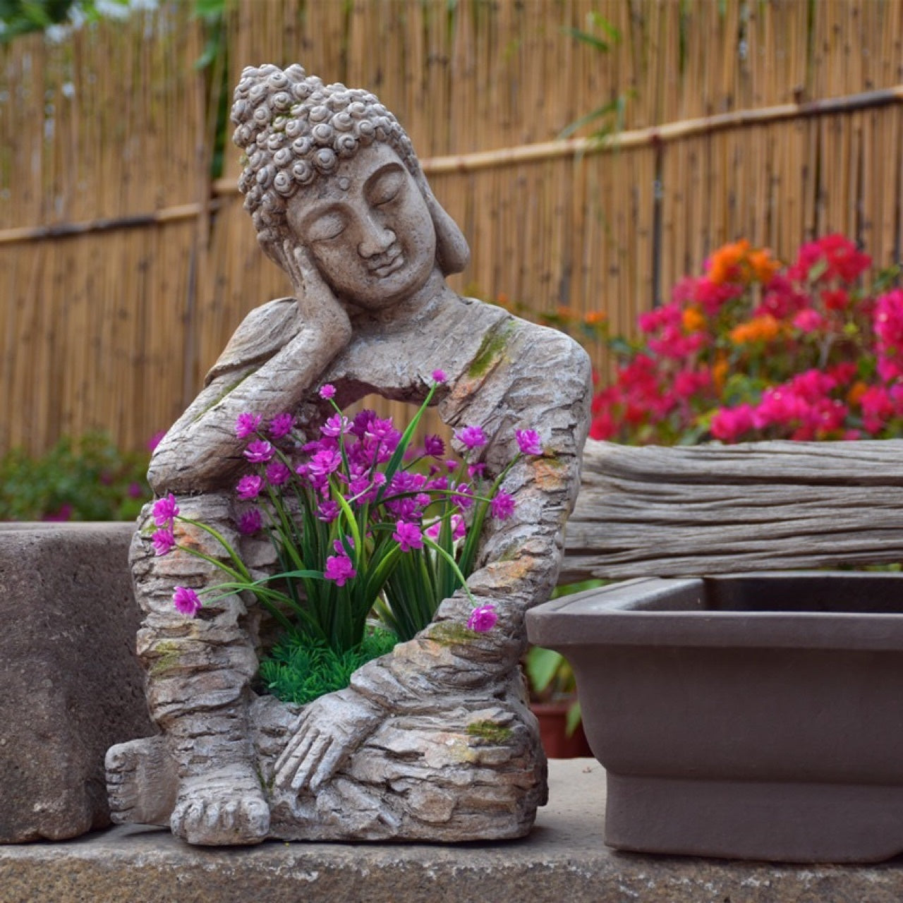 Lawn Ornaments & Garden Sculptures