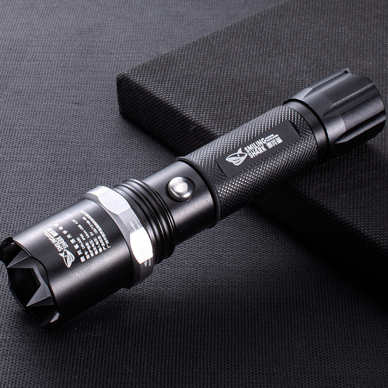 Focusing LED Flashlight